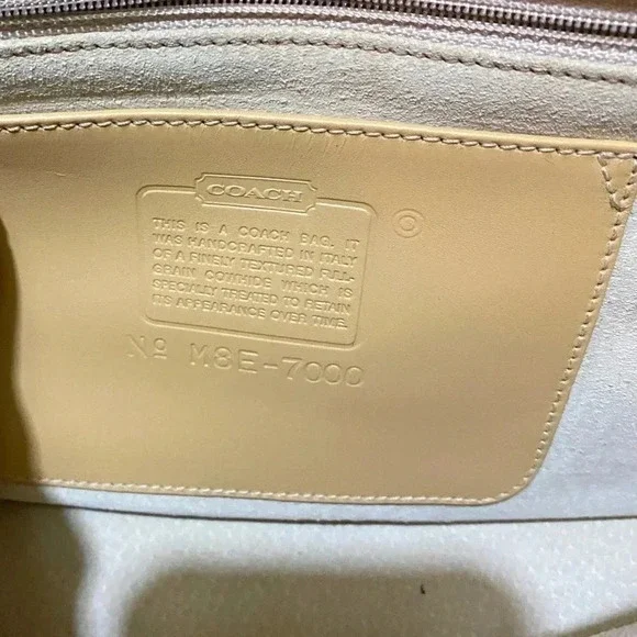 Coach beige saffiano leather crossbody handbag - Picture 4 of 12